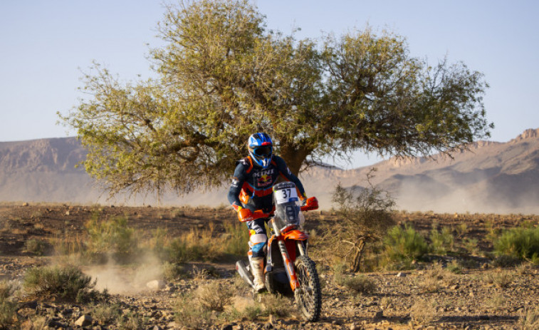 Un català de 19 anys completa un espectacular tercer lloc el primer dia del Dakar