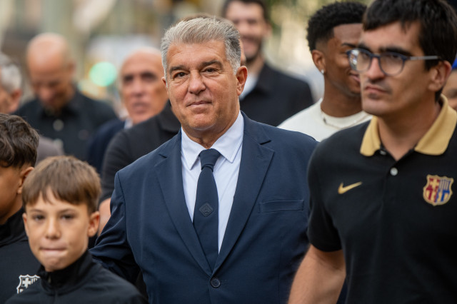 EuropaPress 6203047 presidente fc barcelona joan laporta llega ofrenda floral monumento rafael