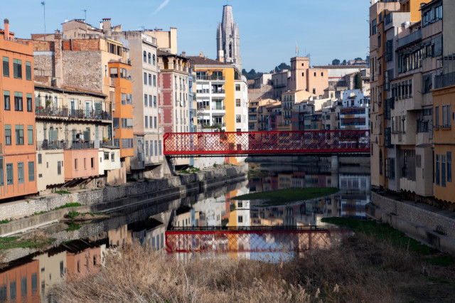 EuropaPress 5733798 vista rio onyar paso girona febrero 2024 girona catalunya espana area