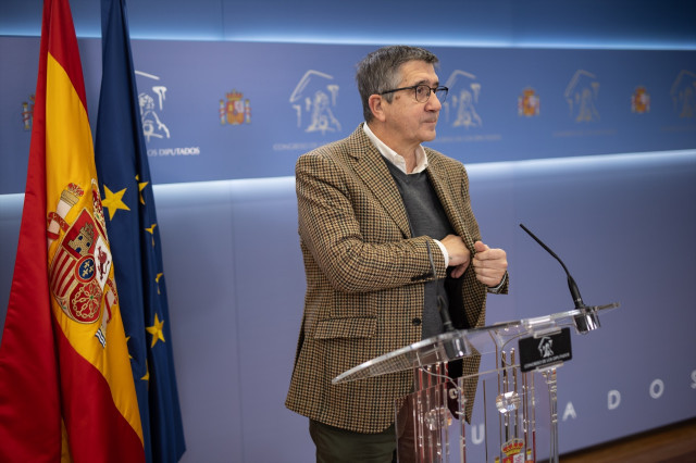 EuropaPress 6411392 portavoz psoe patxi lopez rueda prensa posterior junta portavoces congreso