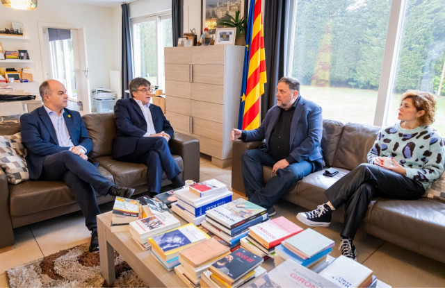 EuropaPress 6456122 presidente junts carles puigdemont presidente erc oriol junqueras junto