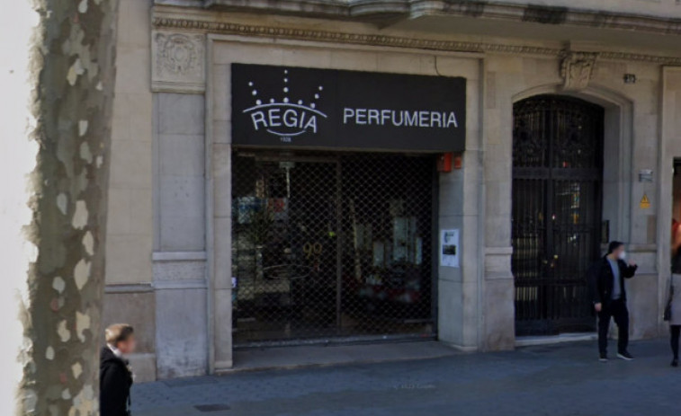 Barcelona perd un comerç gairebé centenari: la Perfumeria Regia del passeig de Gràcia abaixa la persiana