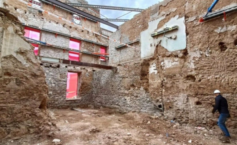 S'esfondra l'edifici històric Cal Guivernau, a Roda de Berà, durant les obres de rehabilitació