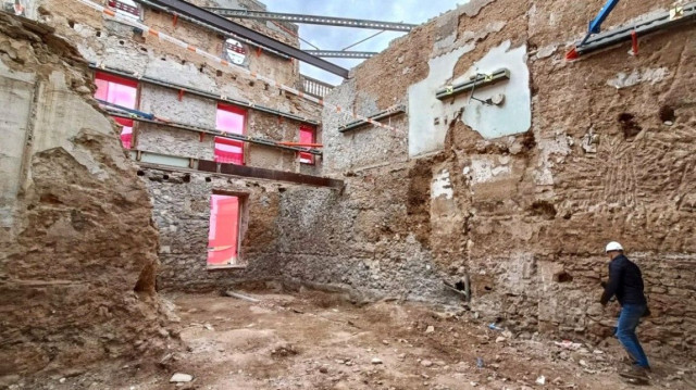 S'esfondra l'edifici històric Cal Guivernau, a Roda de Berà, durant les obres de rehabilitació