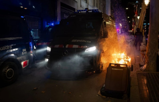 Dos detinguts a la protesta pel tancament de l'Antiga Massana de Barcelona