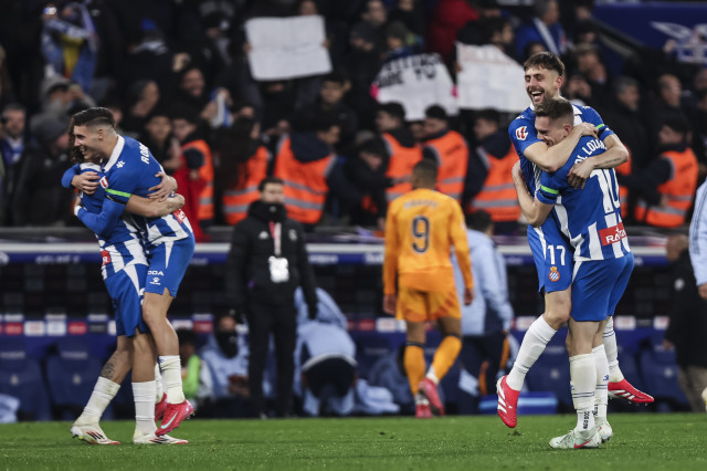 EuropaPress 6492039 pol lozano and jofre carreras of rcd espanyol celebrates the victory during