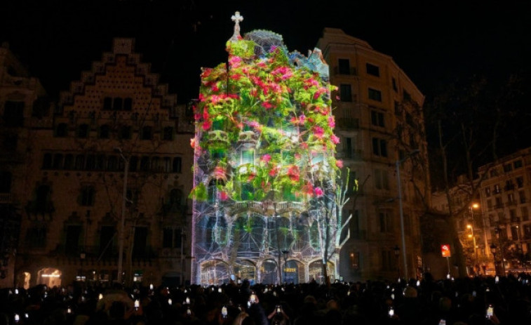 El Mapping 2025 de Casa Batlló de Barcelona acull més de 60.000 persones a la seva primera jornada