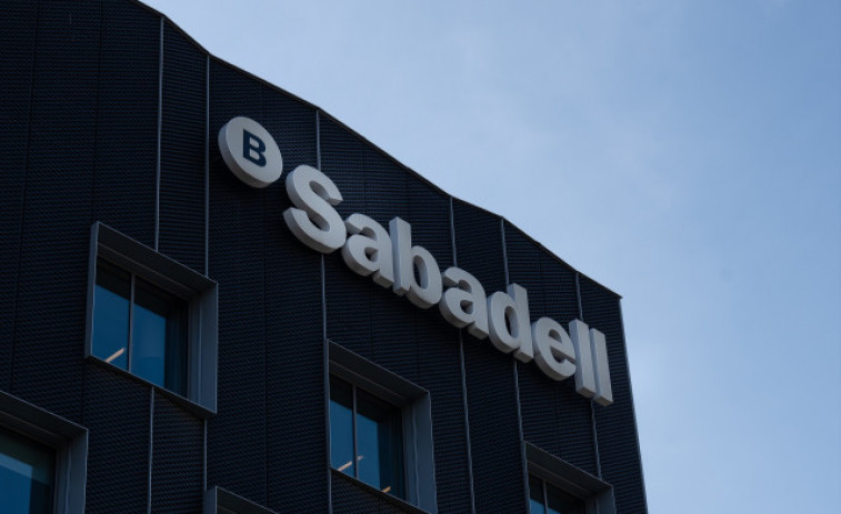 Banc Sabadell augmenta el grup d´alts directius amb indemnitzacions per canvi de control