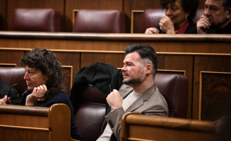 Rufián esclata contra el PSOE per l'IRPF al SMI: 