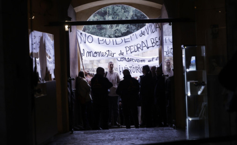 Uns 30 veïns de Barcelona demanen que les clarisses de Pedralbes no se'n vagin