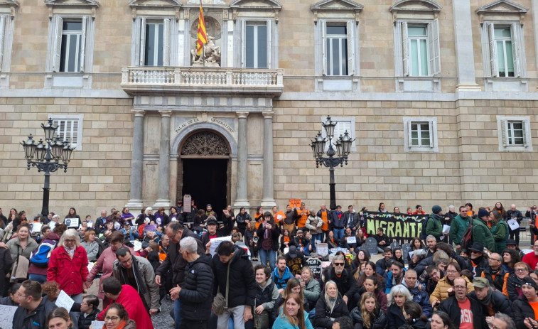 El sector social de Barcelona es planta: “L'amor no paga factures”