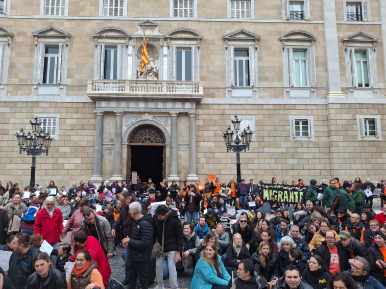 El sector social de Barcelona es planta: “L'amor no paga factures”