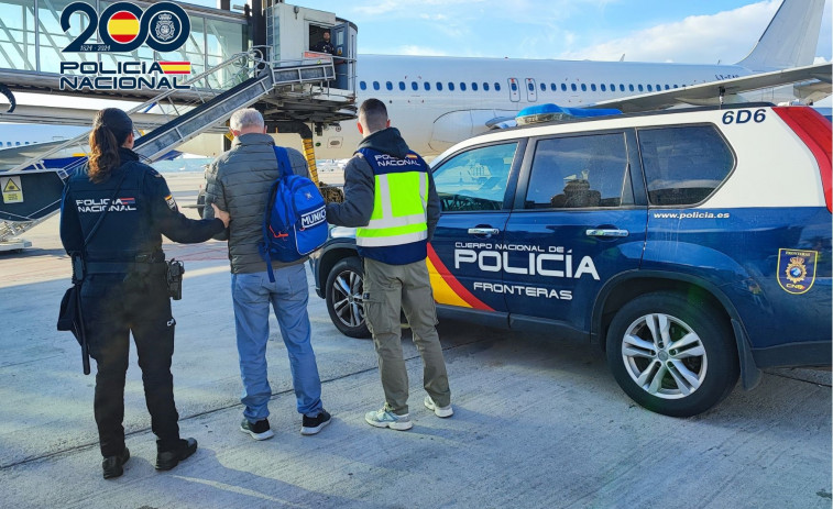 La Policia Nacional deporta a 3 ciutadans condemnats per tràfic de drogues a Girona