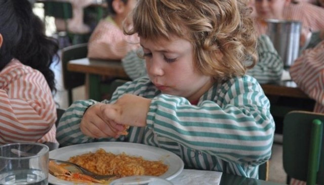 Niño comedor escolar brote gastroenteritis cedanya