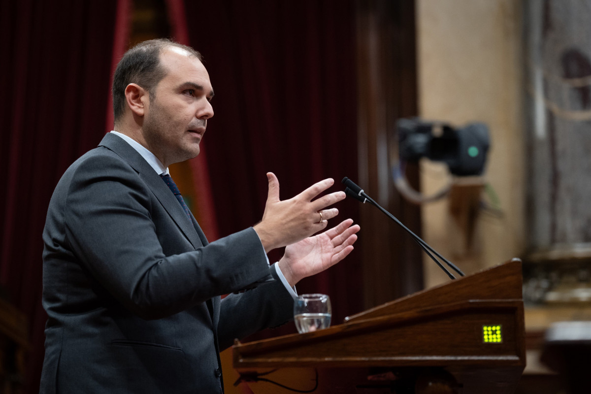 Archivo - El conseller de Presidencia de la Generalitat, Albert Dalmau