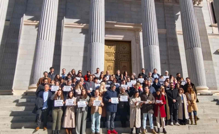 Notícies falses al Congrés? Els periodistes s'enfronten a Vito Quiles i Bertrand Ndongo