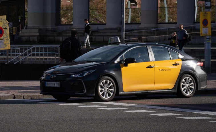 Roben un taxi a punta de navalla a Barcelona i apareix hores després a Marsella