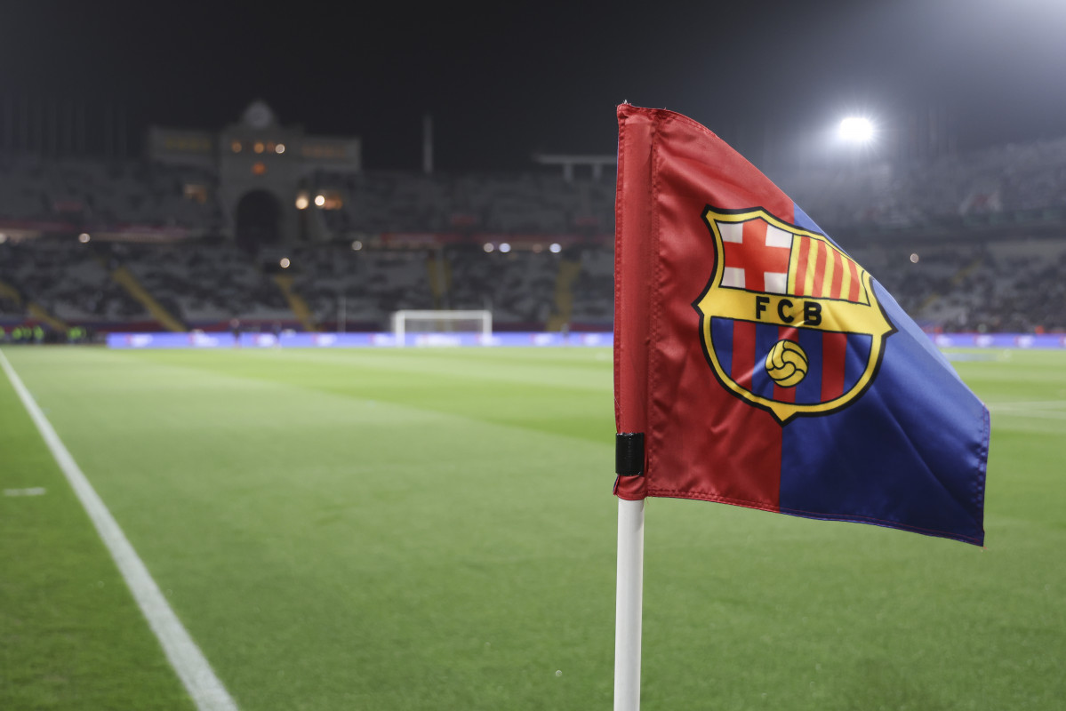 EuropaPress 6566515 detail of the corner flag of fc barcelona during the spanish league laliga