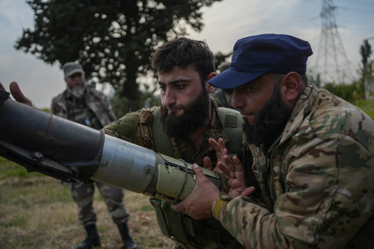 EuropaPress 6565160 07 march 2025 syria latakia syrian army forces prepare missile to fight