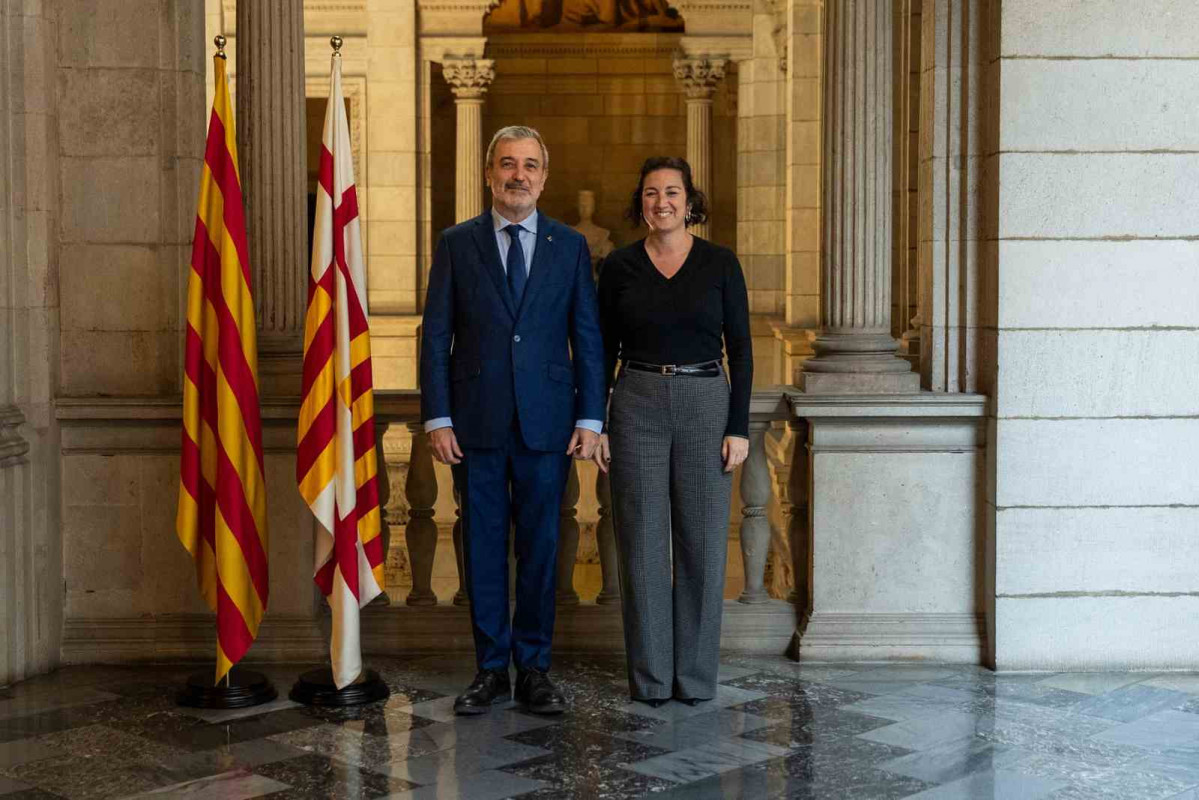 La consellera d'Economia i Finances, Alícia Romero, i l'alcalde de Barcelona, Jaume Collboni