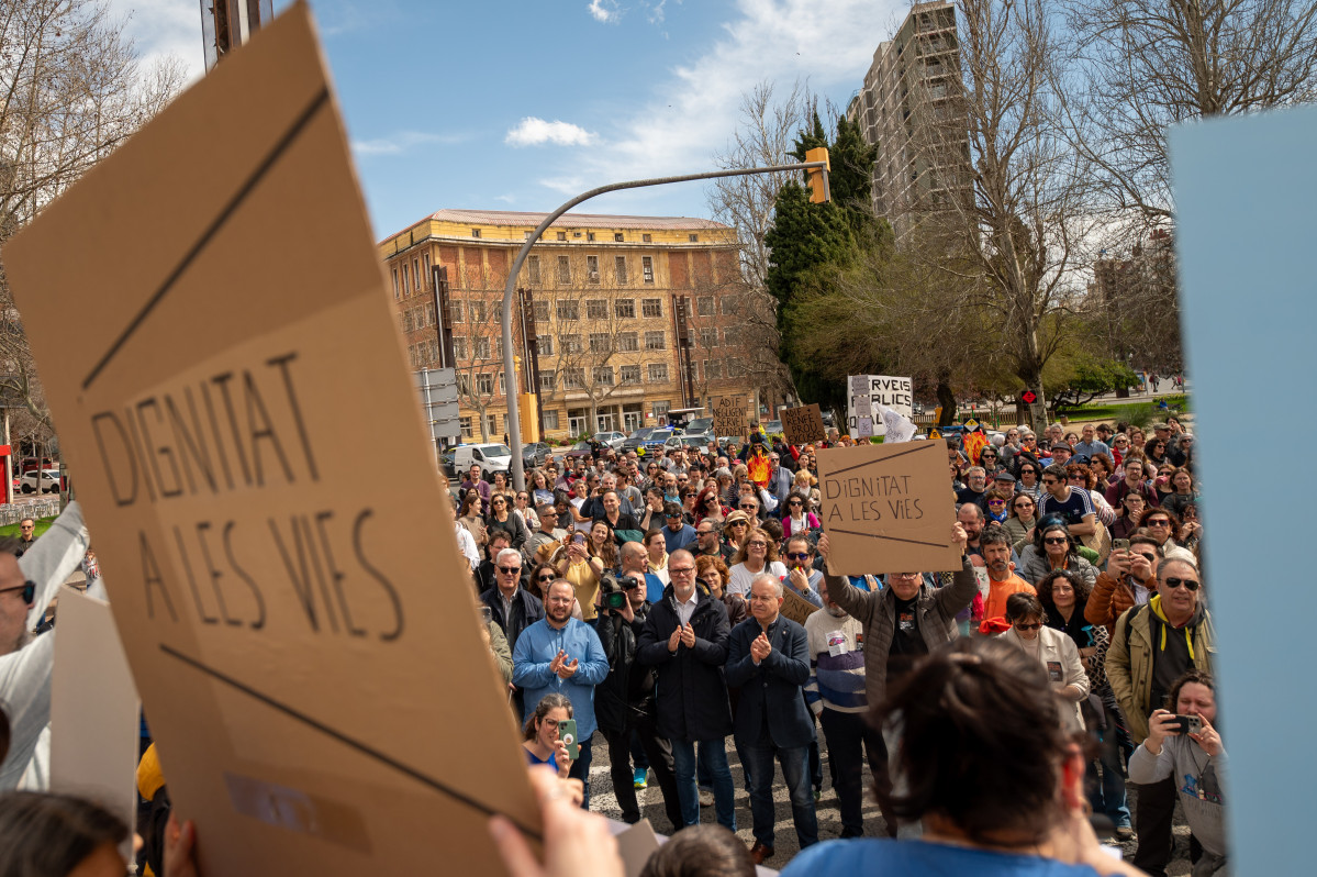 EuropaPress 6596981 decenas personas manifestacion pedir fin caos ferroviario estacion