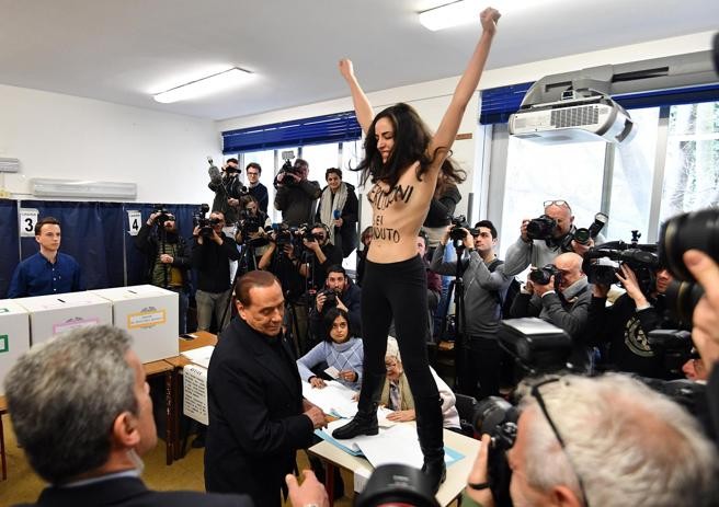 Berlusconi Femen efe 040.318