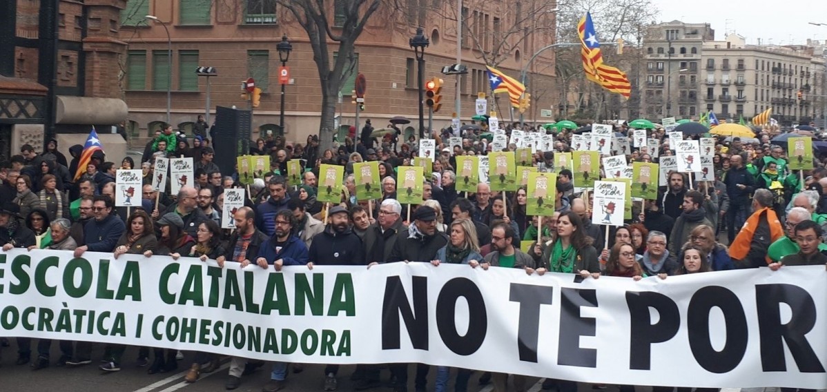 Mani escola catalana 170.318