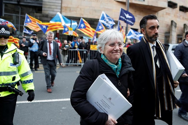 Clara Ponsatu00ed i el seu advocat Aamer Anwar