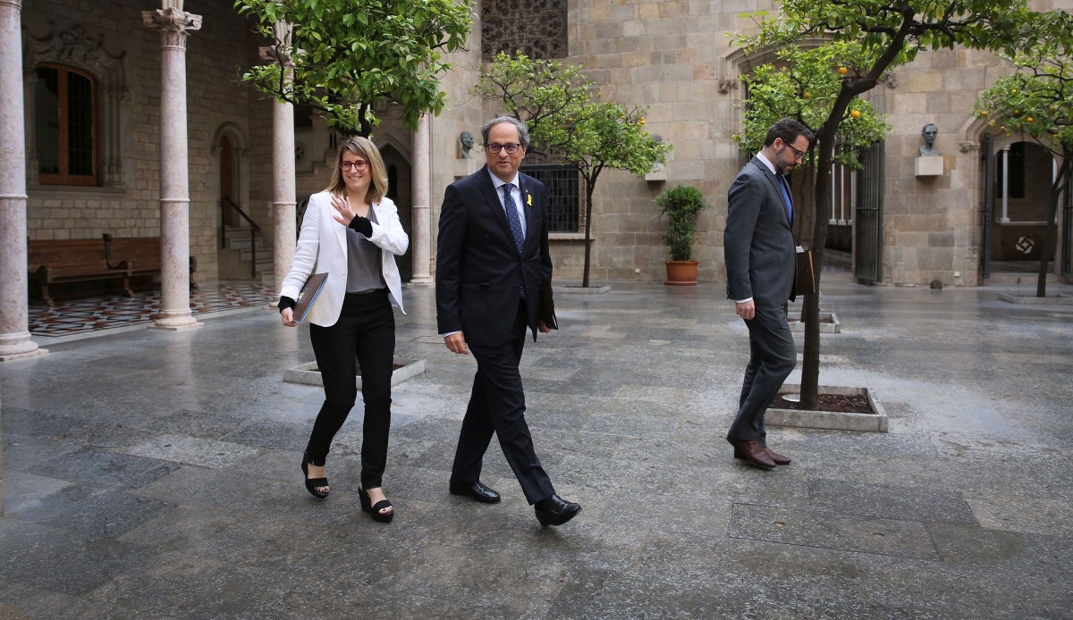 La consellera E.Artadi, el pte.Q.Torra i el secretari del Govern V.Cullell.