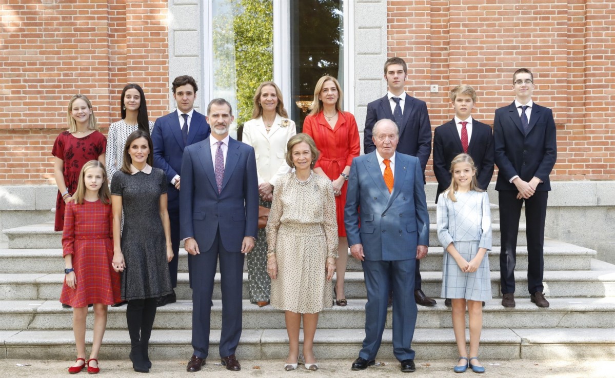 Infanta cristina amb família reial ep