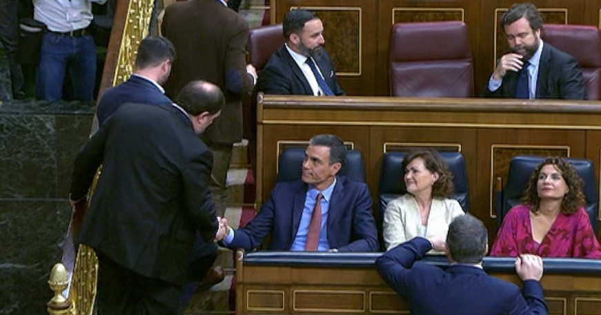 Junqueras saluda Su00e1nchez al Congrés