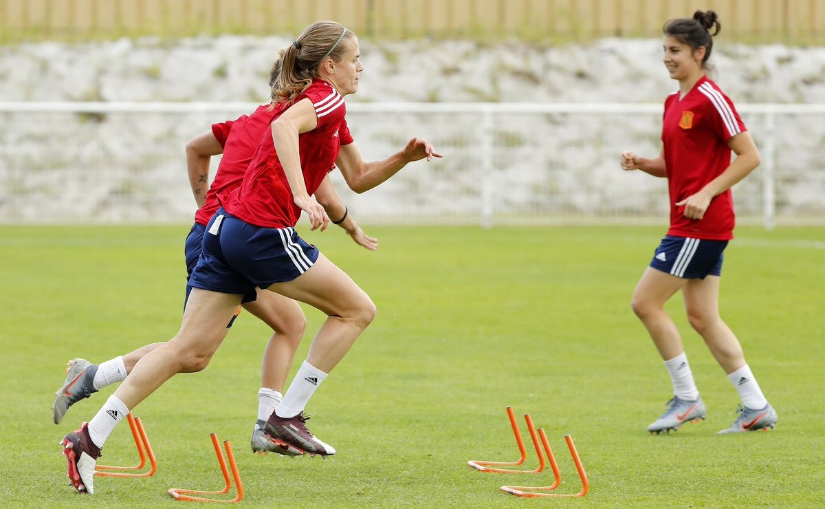 Entrenament selecció espau00f1ola femenina de futbol