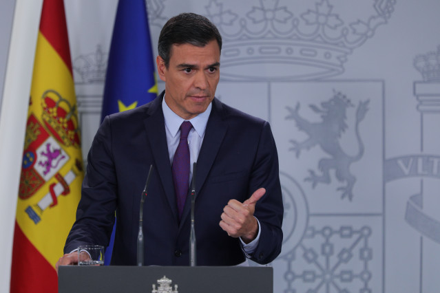 El presidente del Gobierno en funciones y secretario general del PSOE, Pedro Sánchez, ofrece una rueda de prensa en La Moncloa tras su consulta con el Rey para la propuesta de candidato a la Presidencia del Gobierno.