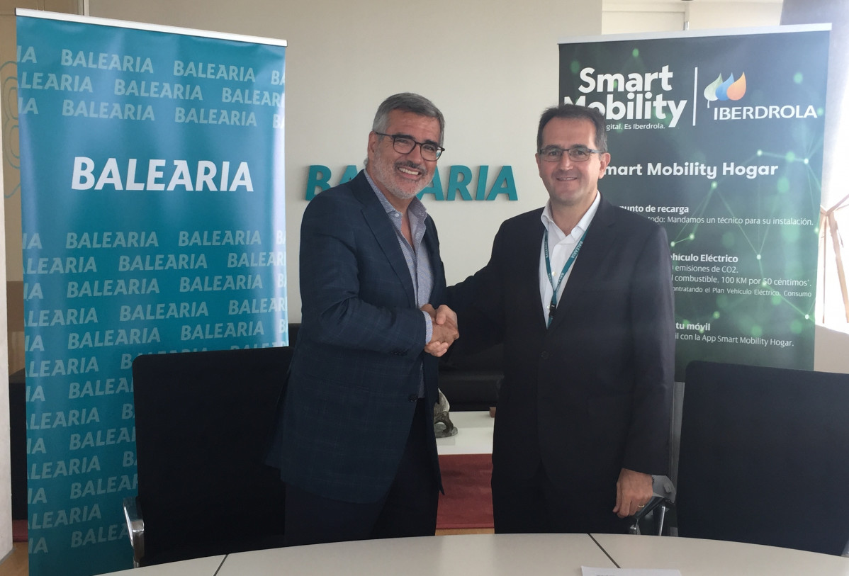 Signatura acord Iberdrola i Balearia per promoure la mobilitat sostenible.