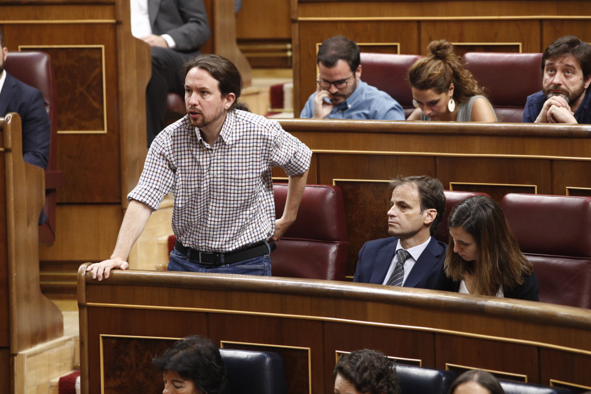 El secretari general de Podem, Pablo Iglesias, s'absté durant la segona i definitiva votació per a la investidura del candidat socialista a la Presidència del Govern al Congrés dels