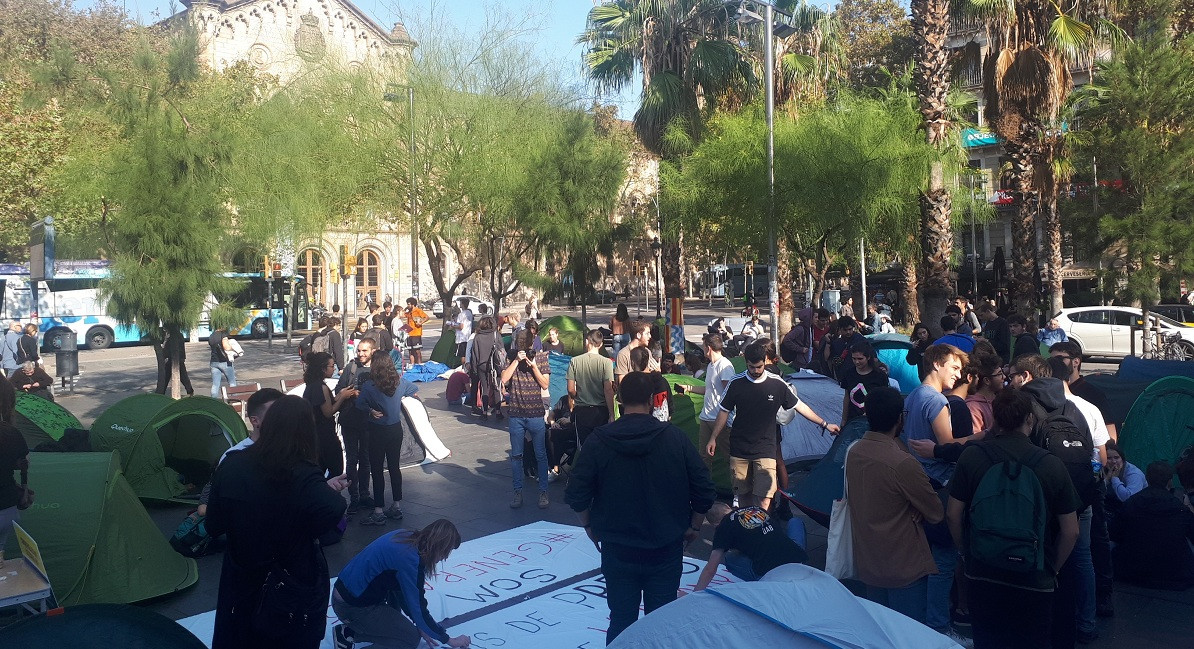 Acampada plaça universitat