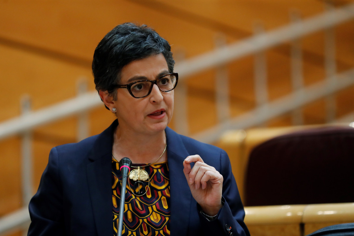 La ministra d'Afers Estrangers, Arancha González Laya, durant la seva intervenció en la primera sessió de control a Govern al Senat des de la declaració de l'estat d'alarma amb un presència reduïda a el 10% dels senadors per així mantenir les em