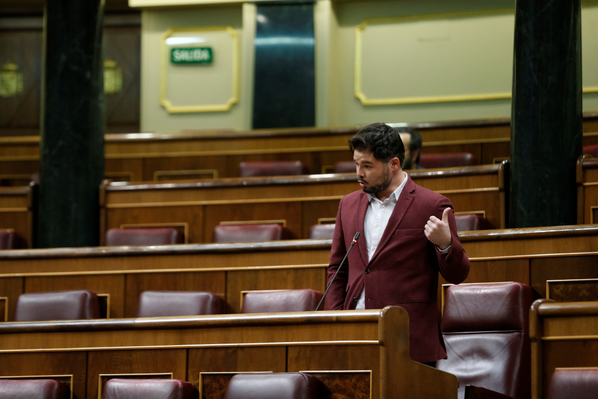 El portaveu d'ERC, Gabriel Rufián, durant la seva intervenció a la sessió de control a l'Executiu celebrada aquest dimecres al Congrés