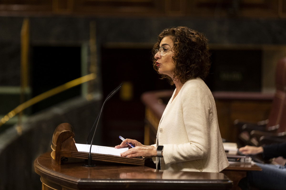 La ministra d'Hisenda, Maria Jesús Montero, intervé aquest dijous al Ple de Congrés