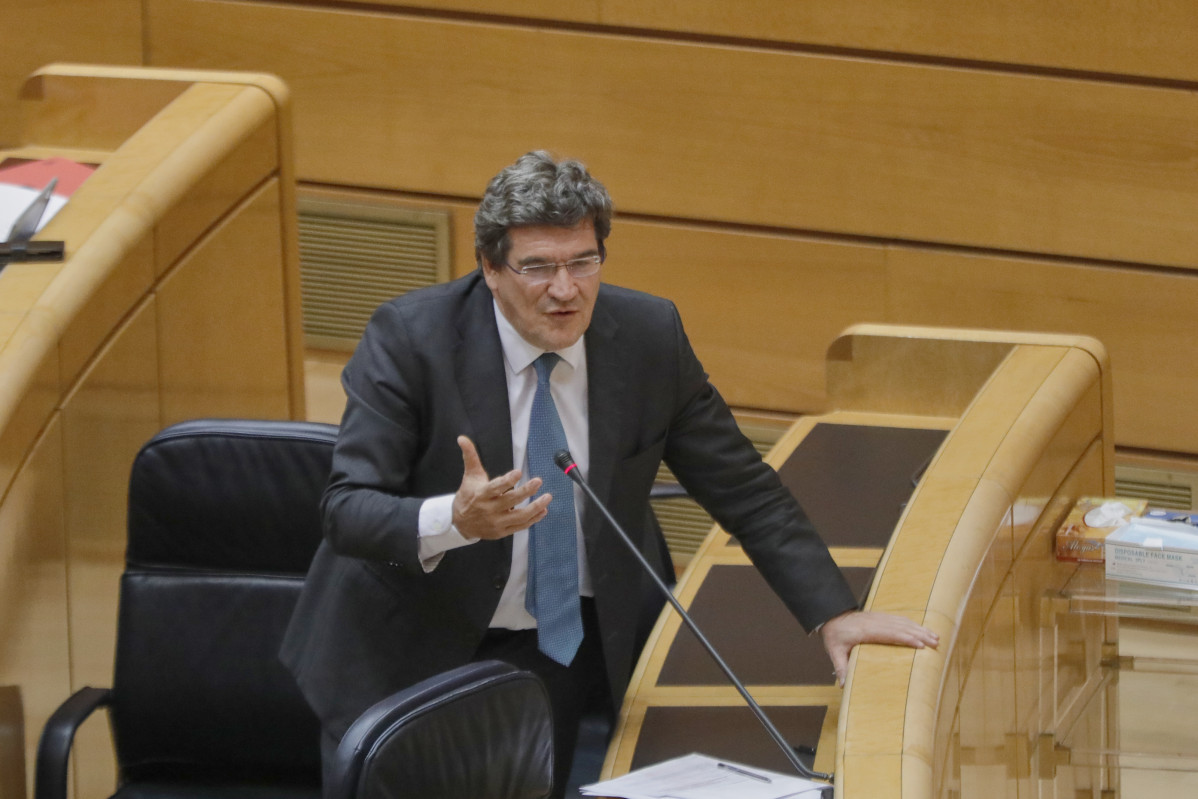 El ministre d'Inclusió, Seguretat Social i Migracions, José Luis Escrivá, durant la seva intervenció en una sessió plenària al Senat