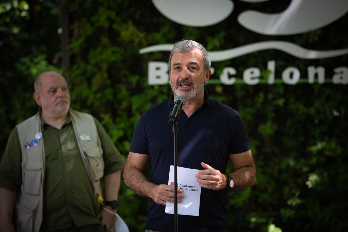 El primer tinent d'alcalde de Barcelona, Jaume Collboni, explica en roda de premsa els detalls de com s'aborda la reobertura de Zoo de Barcelona.