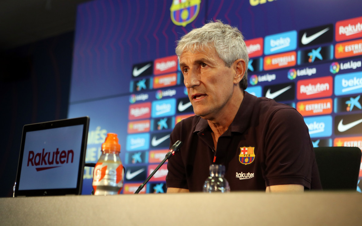 L'entrenador de l'FC Barcelona, Quique Setién, en roda de premsa