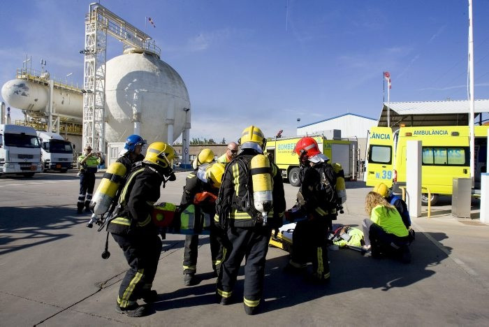 Simulacre d'accident químic a una indústria