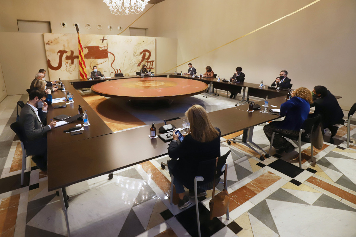 Reunió urgent de Govern per debatre si demana a Govern decretar l'estat d'alarma.