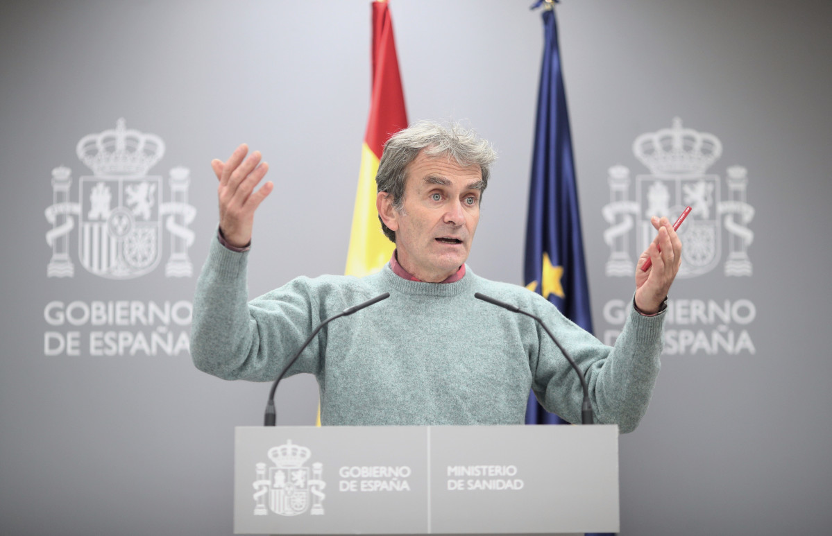 El director de el Centre de Coordinació d'Alertes i Emergències Sanitàries (CCAES), Fernando Simón, compareix en roda de premsa a Moncloa per informar de l'evolució de la pandèmia, a Madrid (