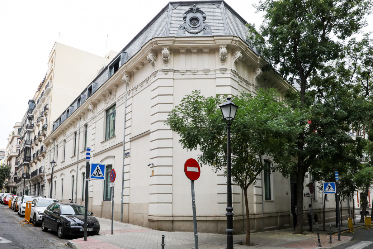 Façana de l'edifici de la Fiscalia Anticorrupció en el Carrer Manuel Silvela, Nº4 de Madrid.