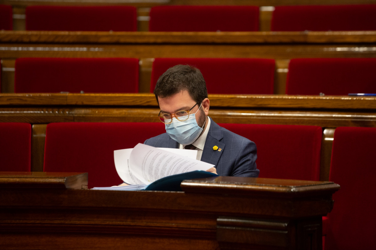 Arxiu - El candidat d'ERC a la Presidència de la Generalitat, Pere Aragonès durant una sessió plenària al Parlament de Catalunya, a Barcelona, Catalunya, a 16 de desembre de 2020.