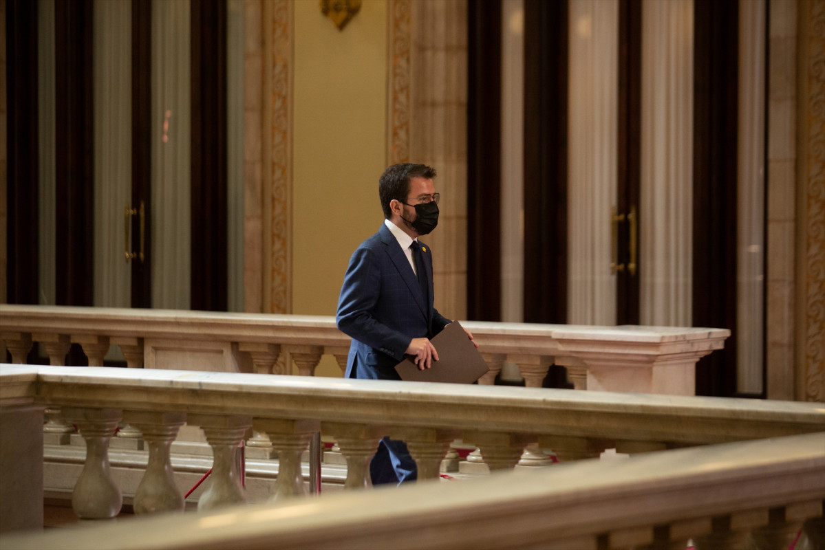 El vicepresident de la Generalitat en funcions i candidat d'ERC a la Presidència, Pere Aragonès, a l'arribar a la segona sessió de l'debat d'investidura a la presidència de la Generalitat de Catalunya, al Parlament, Barcelona, Catalunya, (Espanya)