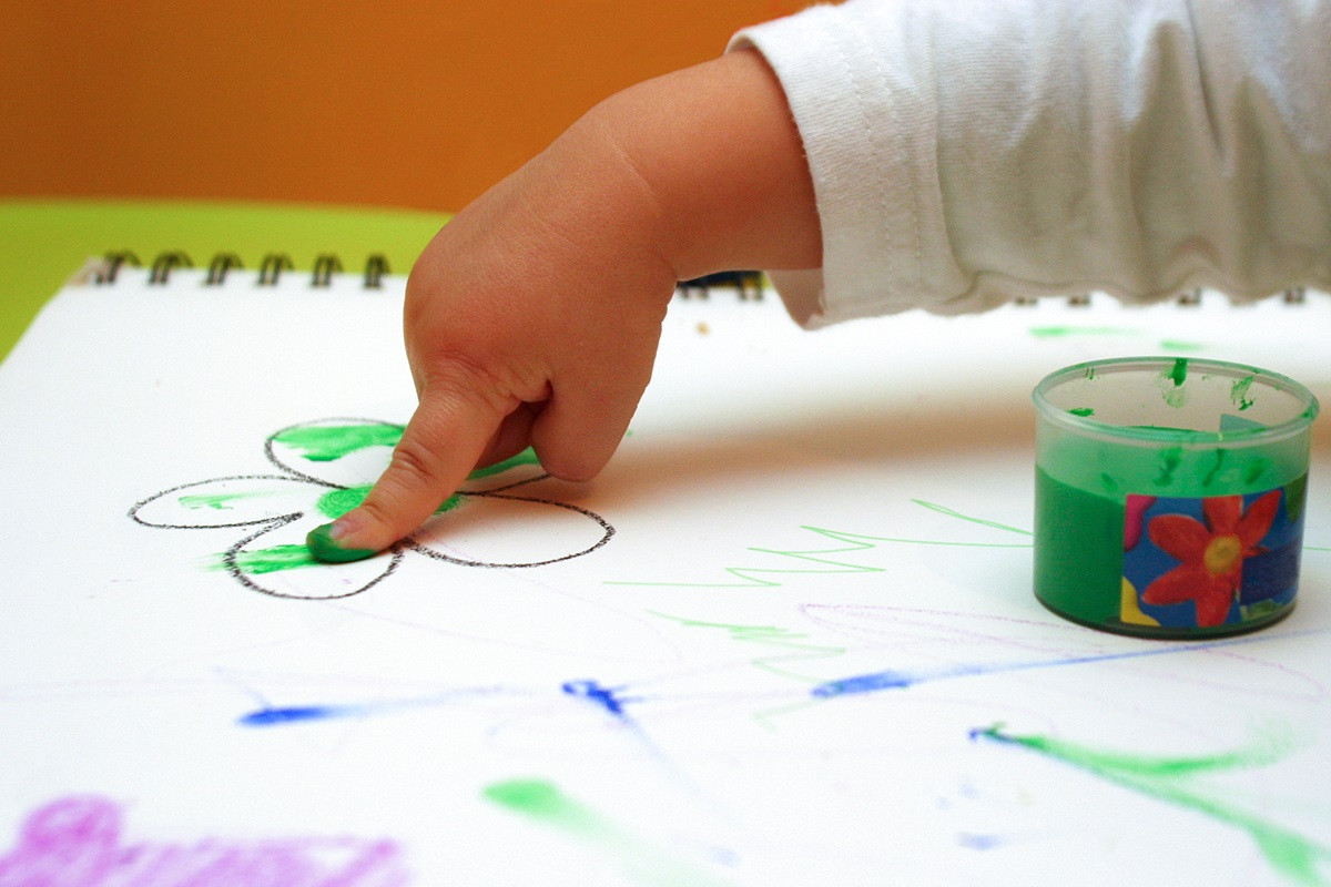 Arxiu - Nen, nadó, pintar, llar d'infants, pintura, escolar, infància, educació, infantil