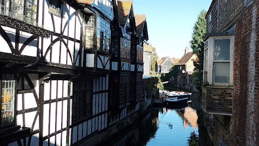 Afluent del Stour travessant la ciutat de Canterbury. Fotografia: J.L. Menesos